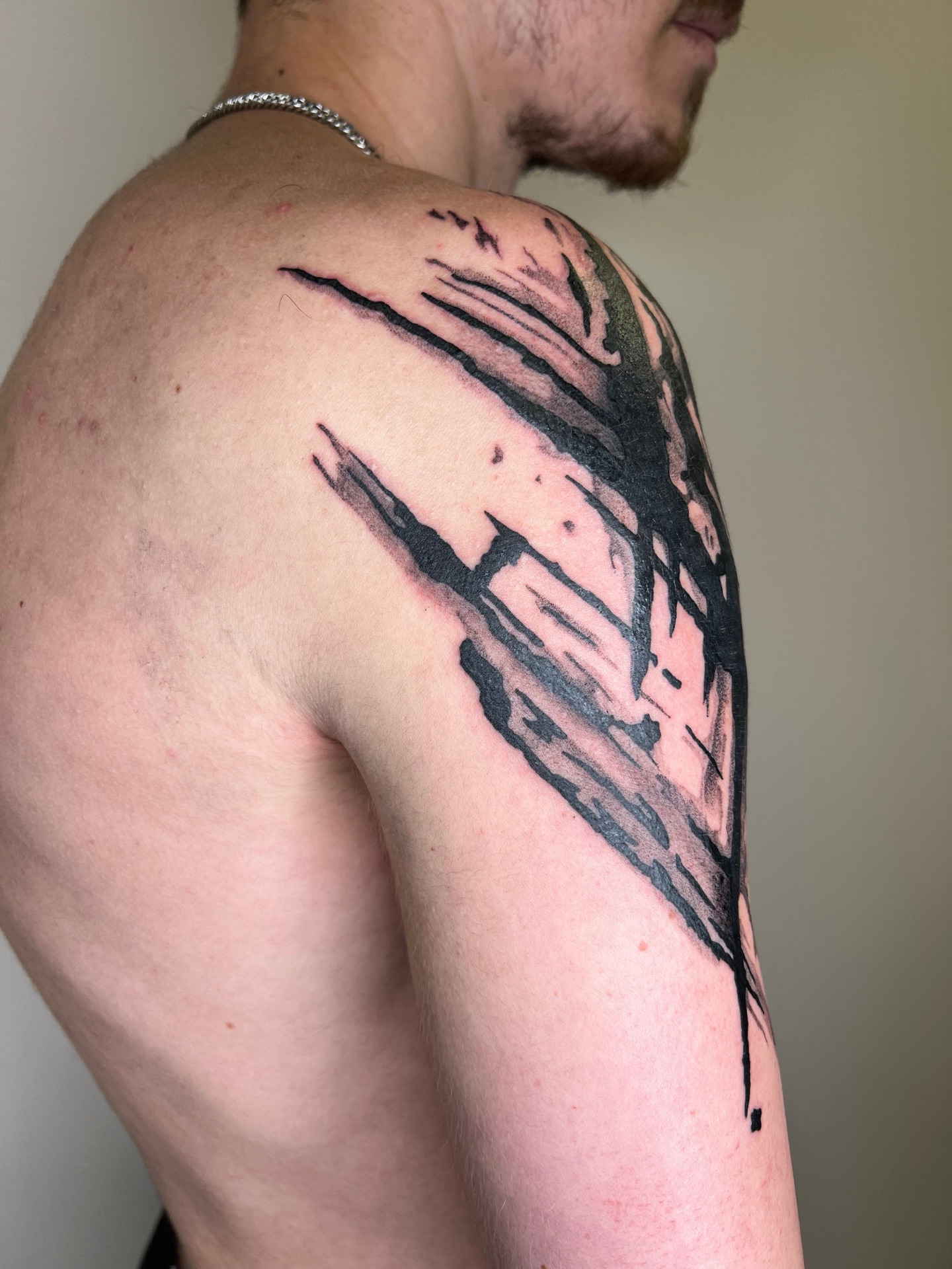Tatouage abstrait sur-mesure